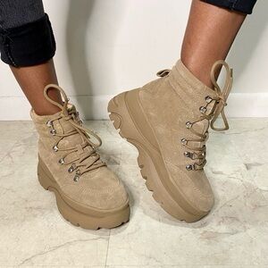 Steve Madden Chunky Husky Combat Suede Lace-Up Boots, Sz 6